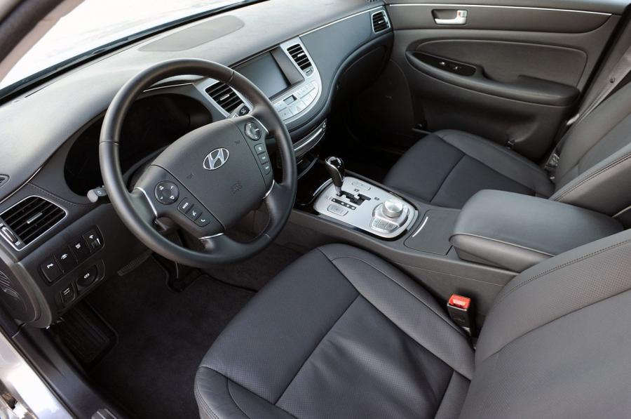  Hyundai Genesis 2012 года  (фото 23 из 73)
